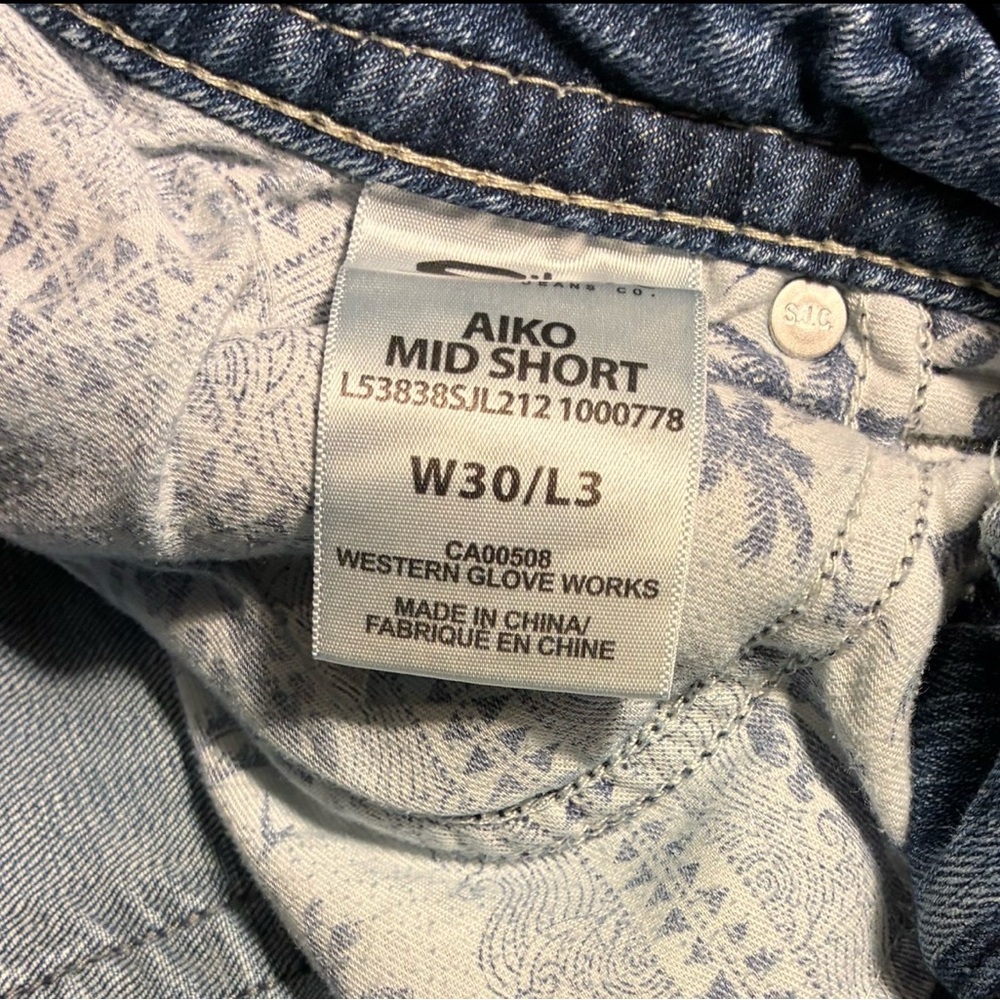 Silver Jeans Co. Aiko Mid Distressed Denim Shorts Women’s W31/L3 - Picture 6 of 10
